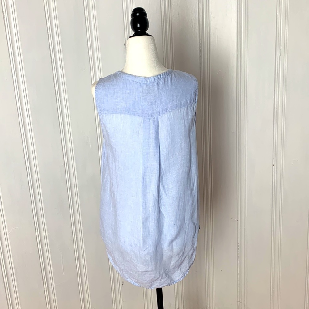 Like new HALSTON baby blue linen sleeveless shirt - Picture 3 of 7